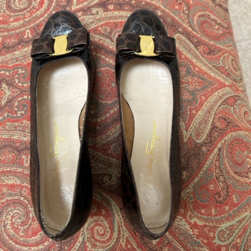 Vintage Salvatore Ferragamo Boutique Vara bow low heel pumps, size 9B